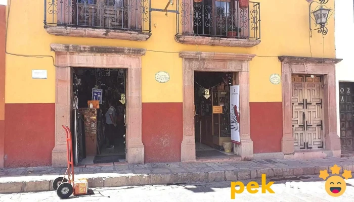 Cerrajeria Y Ferreteria Lara Locksmith And Hardware Store Del Propietario - San Miguel de Allende