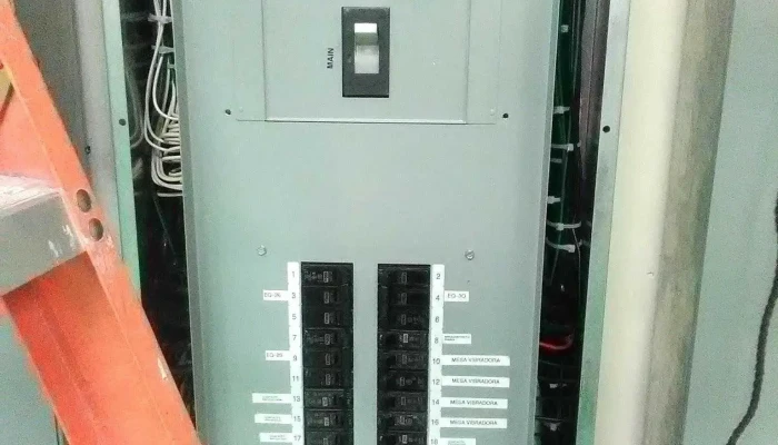 Electricidad Y Soldadura Del Este De Tijuana. - El Refugio