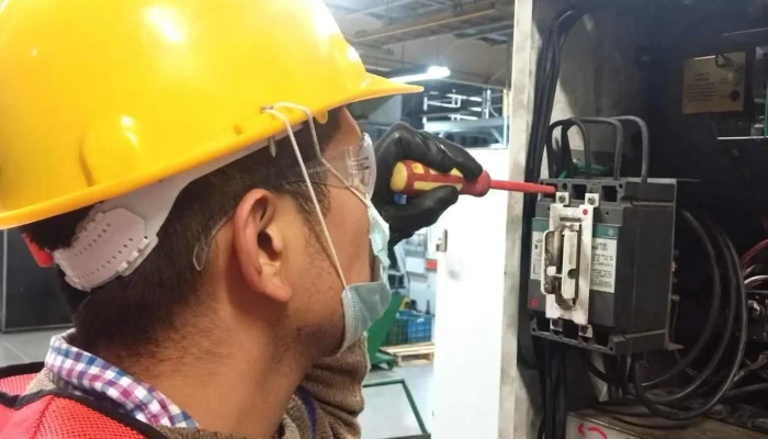 Electricistas en Monterrey - Acero