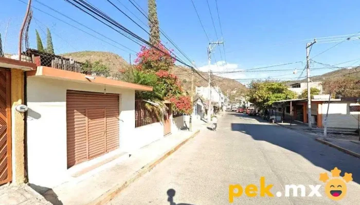 Trabajos De Electricidad Y Plomería - Petaquillas